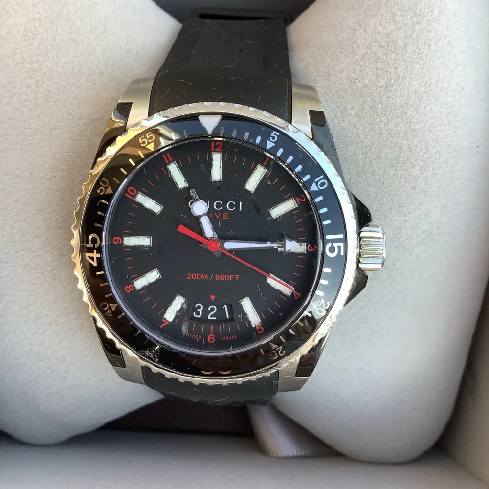 BIG and BEAUTIFUL GUCCI watch🌟🌟🌟